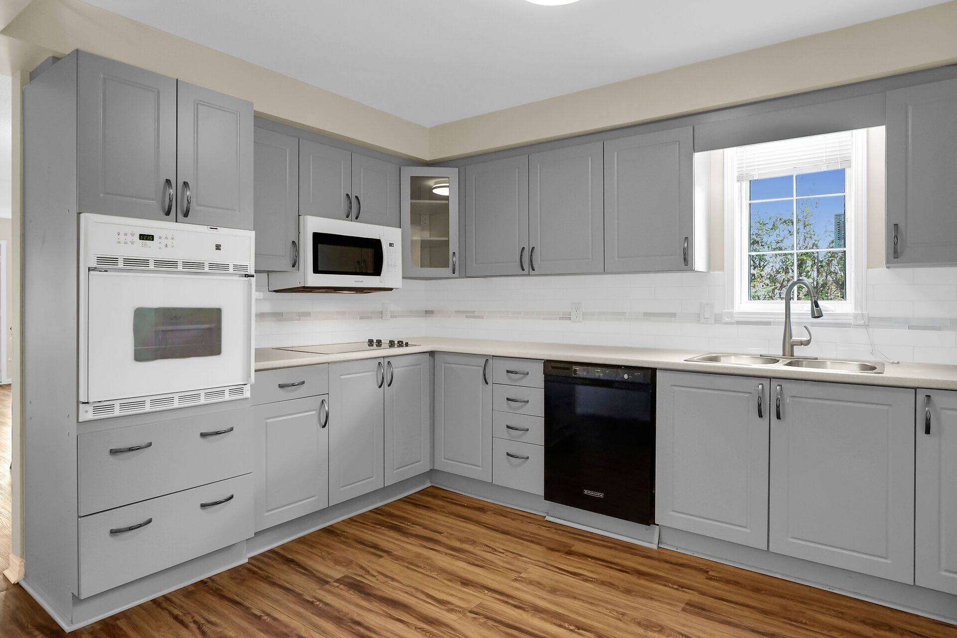 West Lincoln, ON L0R 2A0,7 Village DR