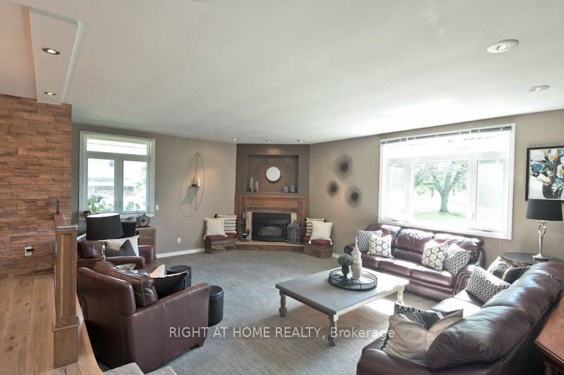 Clarington, ON L1C 6W9,2305 Bowmanville AVE