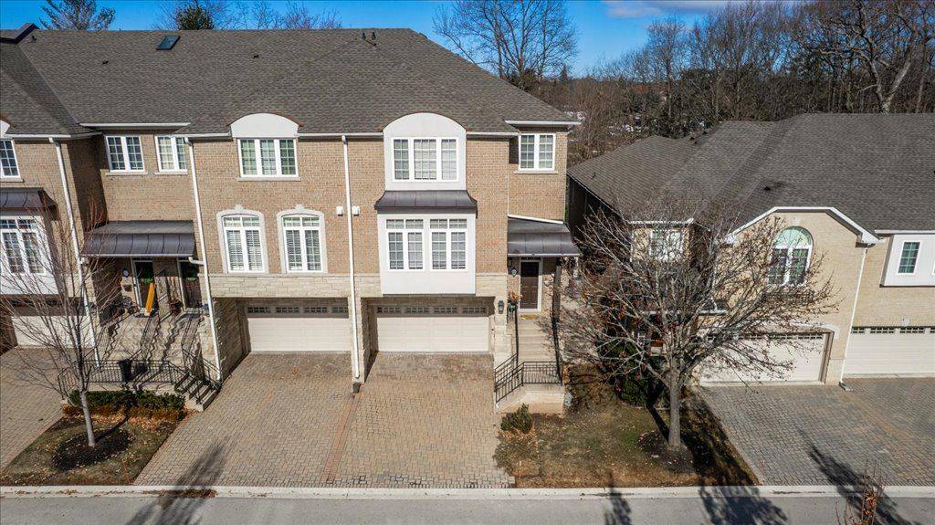 Oakville, ON L6M 3Z4,1267 Dorval DR #19