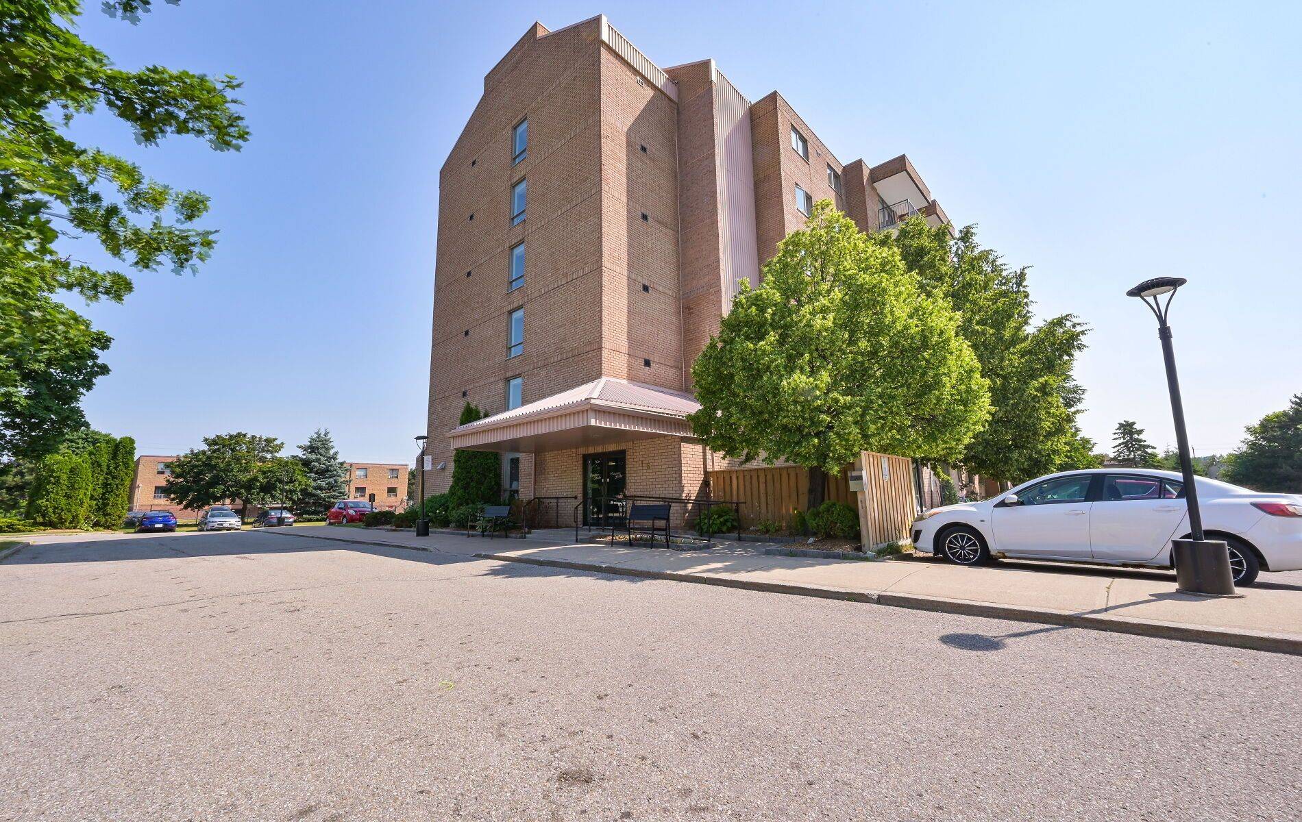 Orangeville, ON L9W 4N7,16 Fourth ST #11