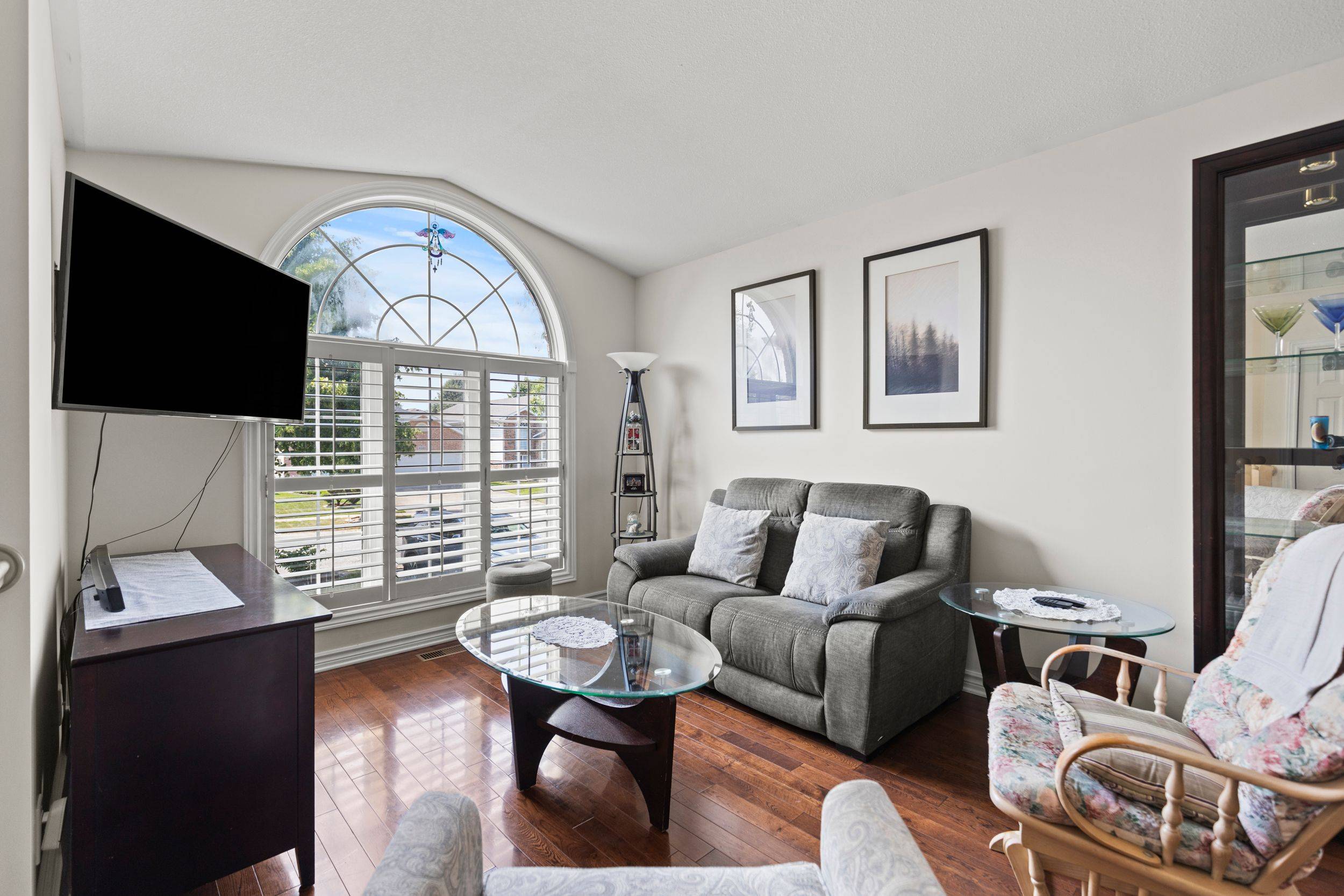 Niagara Falls, ON L2H 3G3,8097 WOODSVIEW CRES