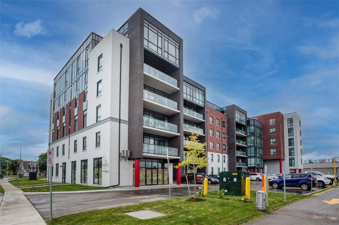 Hamilton, ON L8B 2A4,5 HAMILTON ST #306