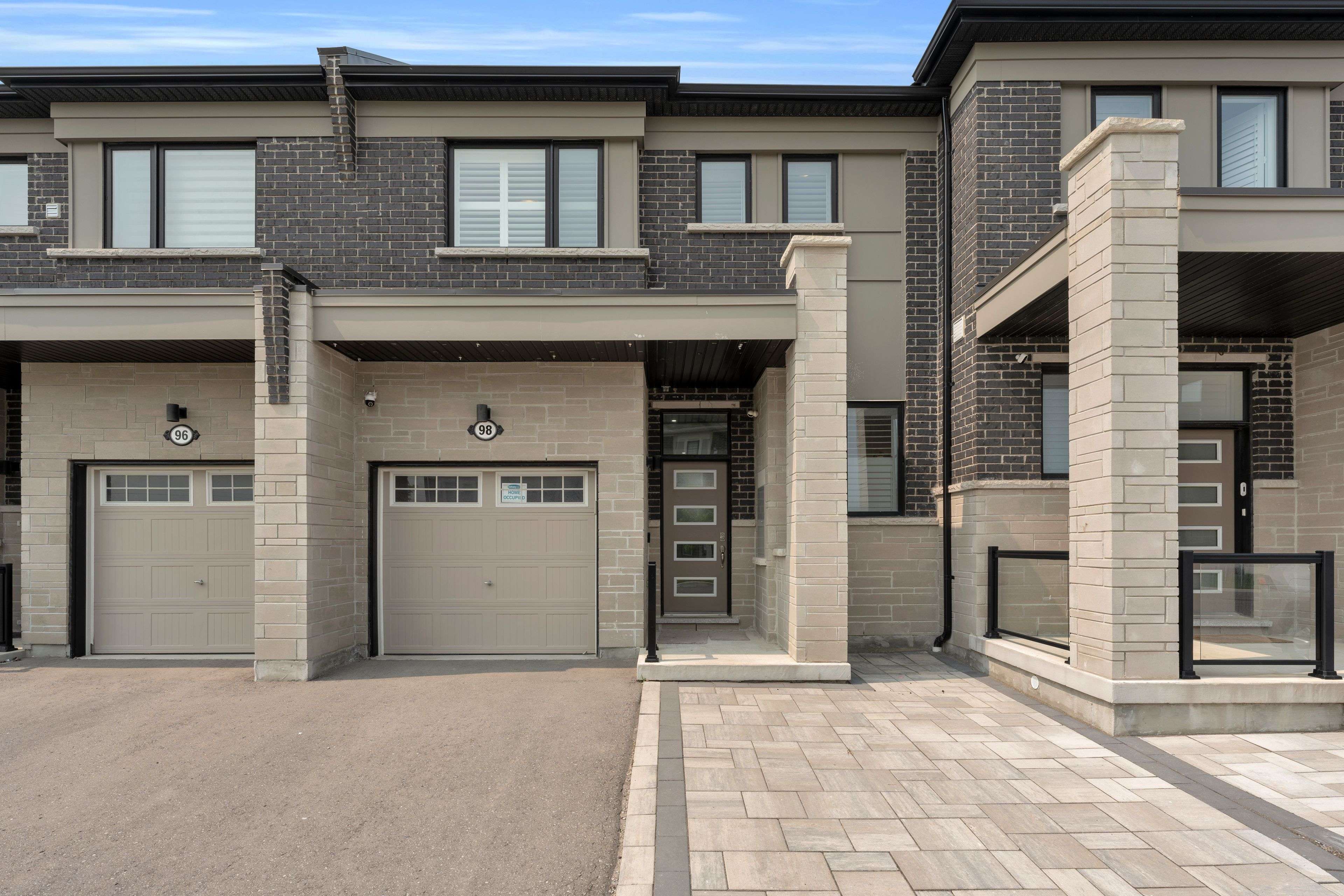 Whitby, ON L1P 0M3,98 Lockyer DR