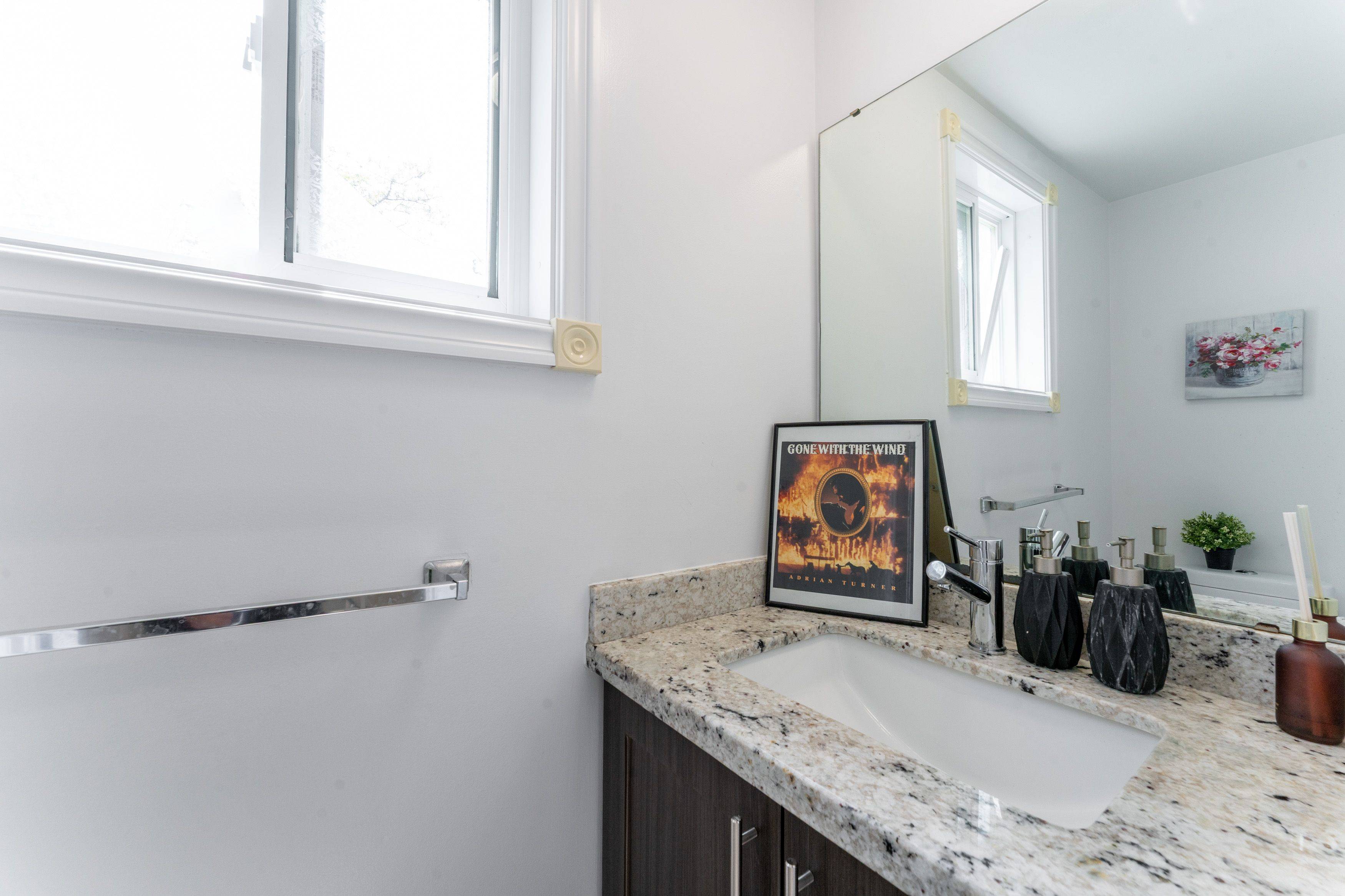 Mississauga, ON L4W 3X6,991 Mannington LN