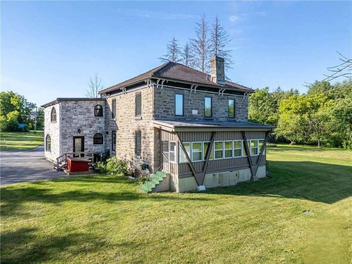 South Glengarry, ON K6H 5R5,6327 PURCELL RD