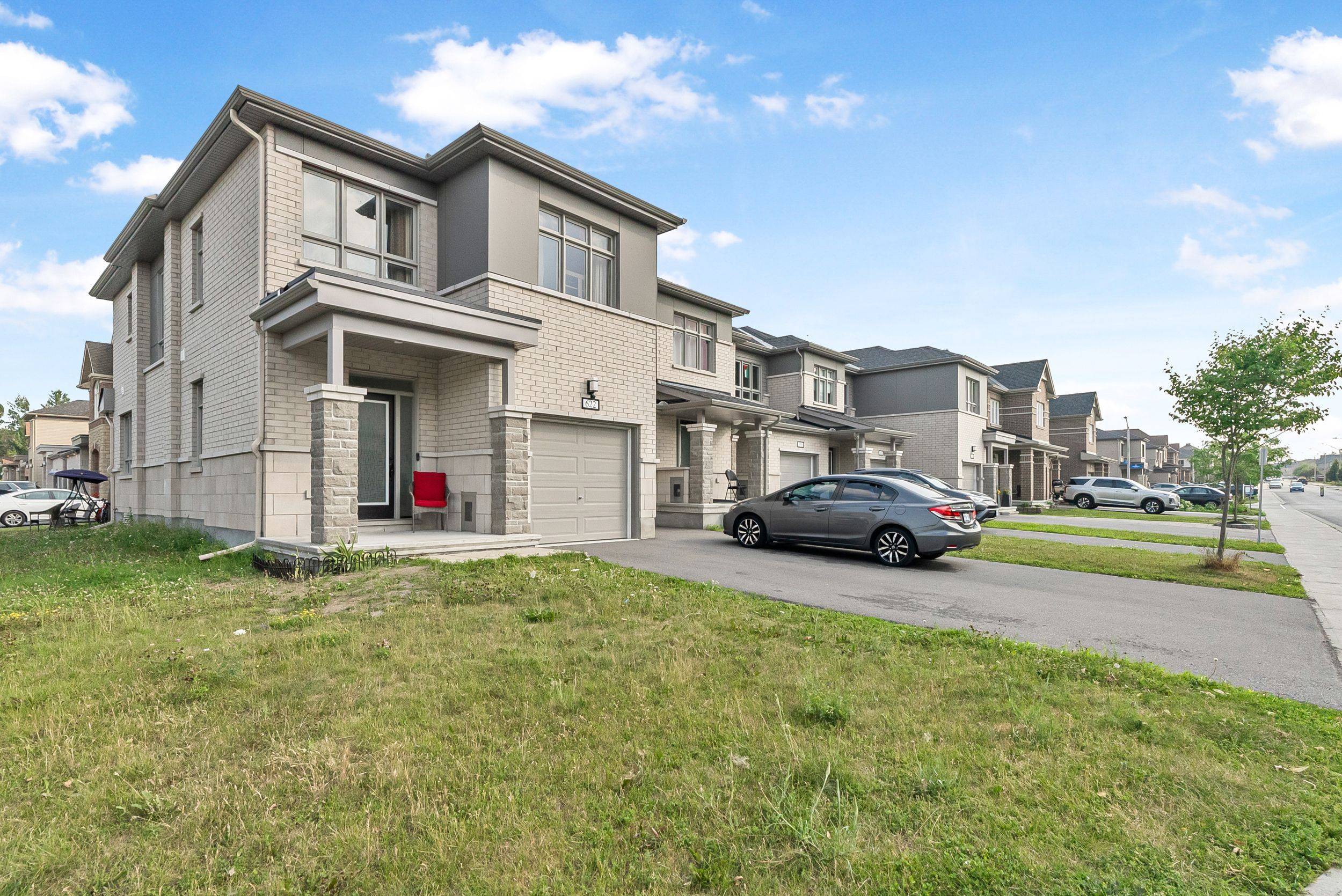 Stittsville - Munster - Richmond, ON K2S 0Y7,622 Parade DR