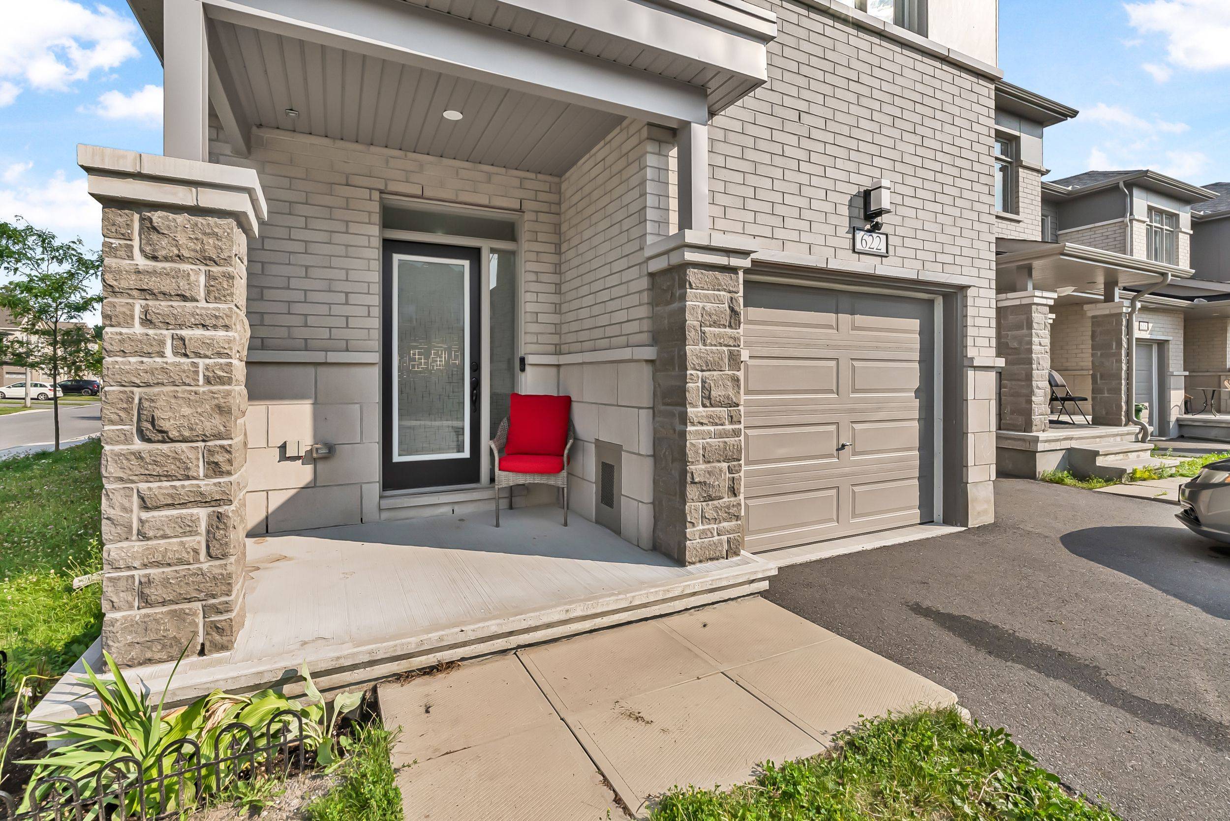 Stittsville - Munster - Richmond, ON K2S 0Y7,622 Parade DR
