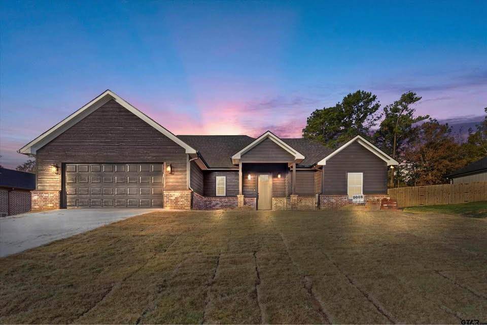 Troup, TX 75789,20047 County Road #2152