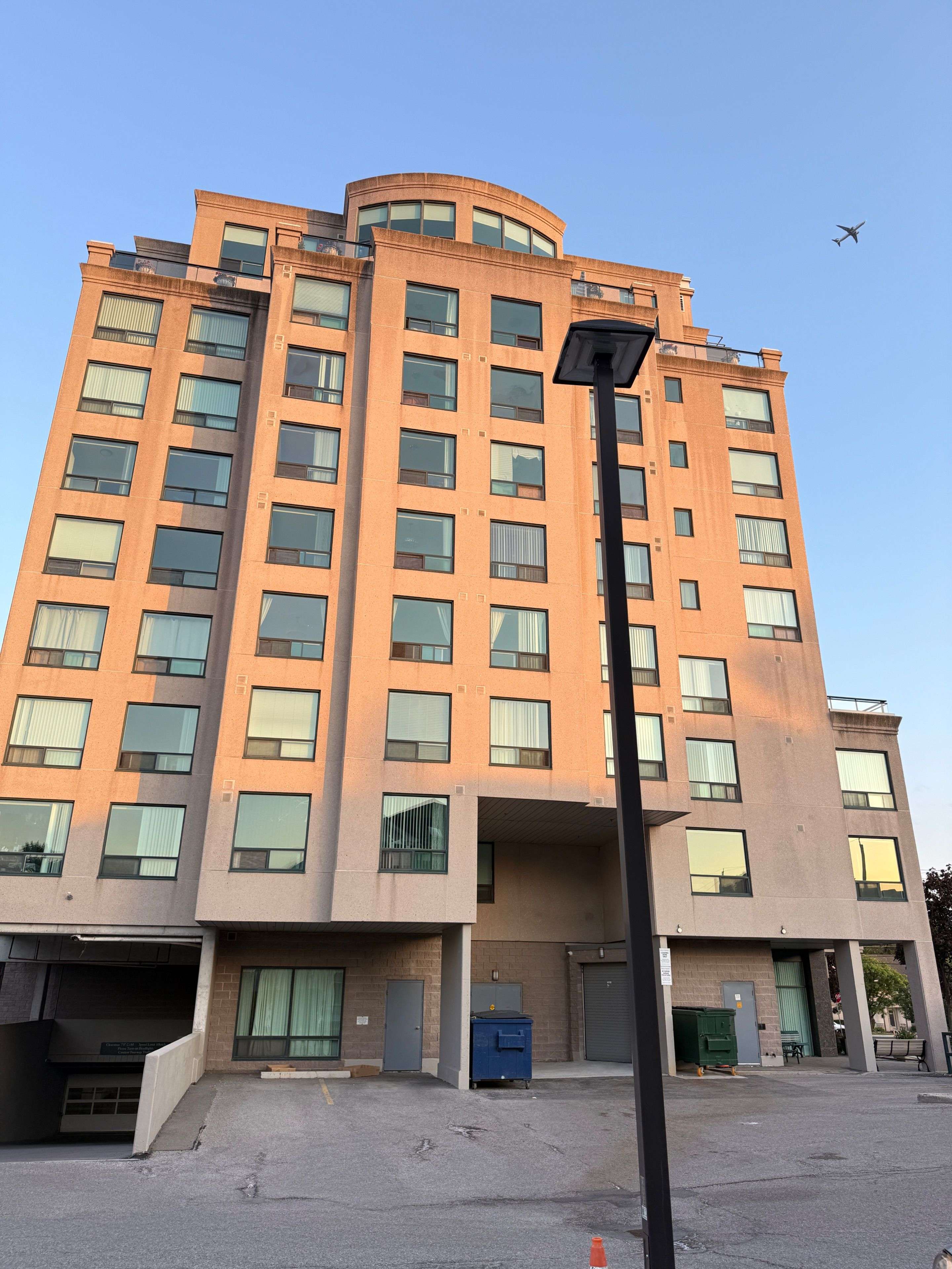 Toronto C14, ON M2N 6V8,1 Hycrest AVE #303