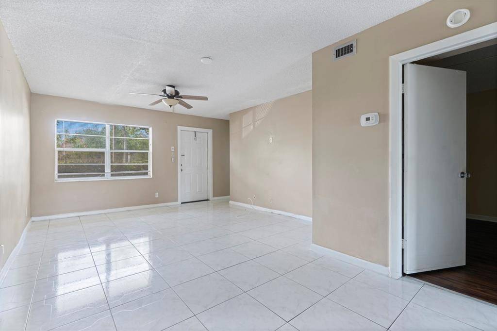 Margate, FL 33063,7605 W Atlantic Blvd #105