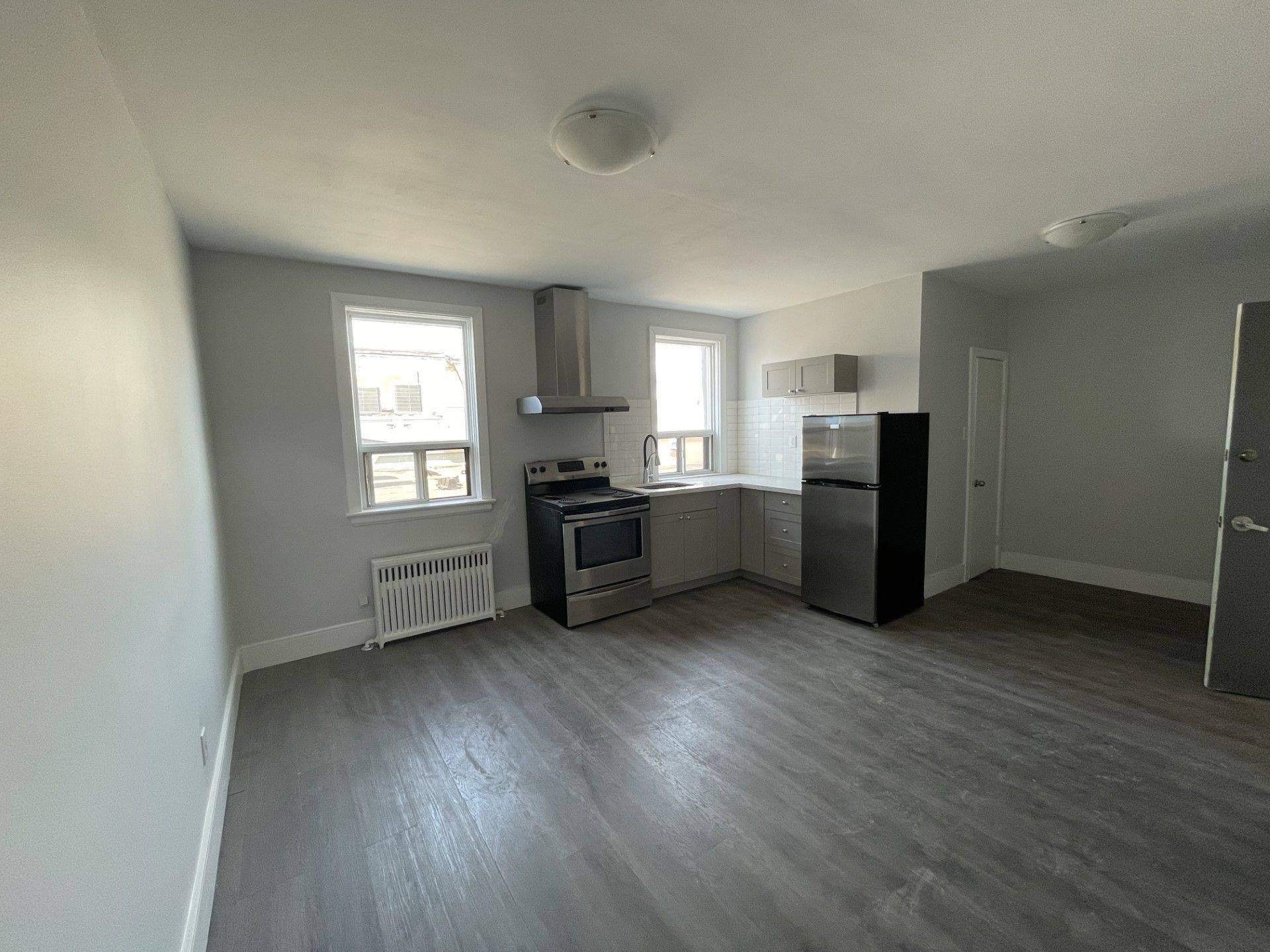 Toronto W06, ON M8V 1L9,3210 Lake Shore BLVD #1