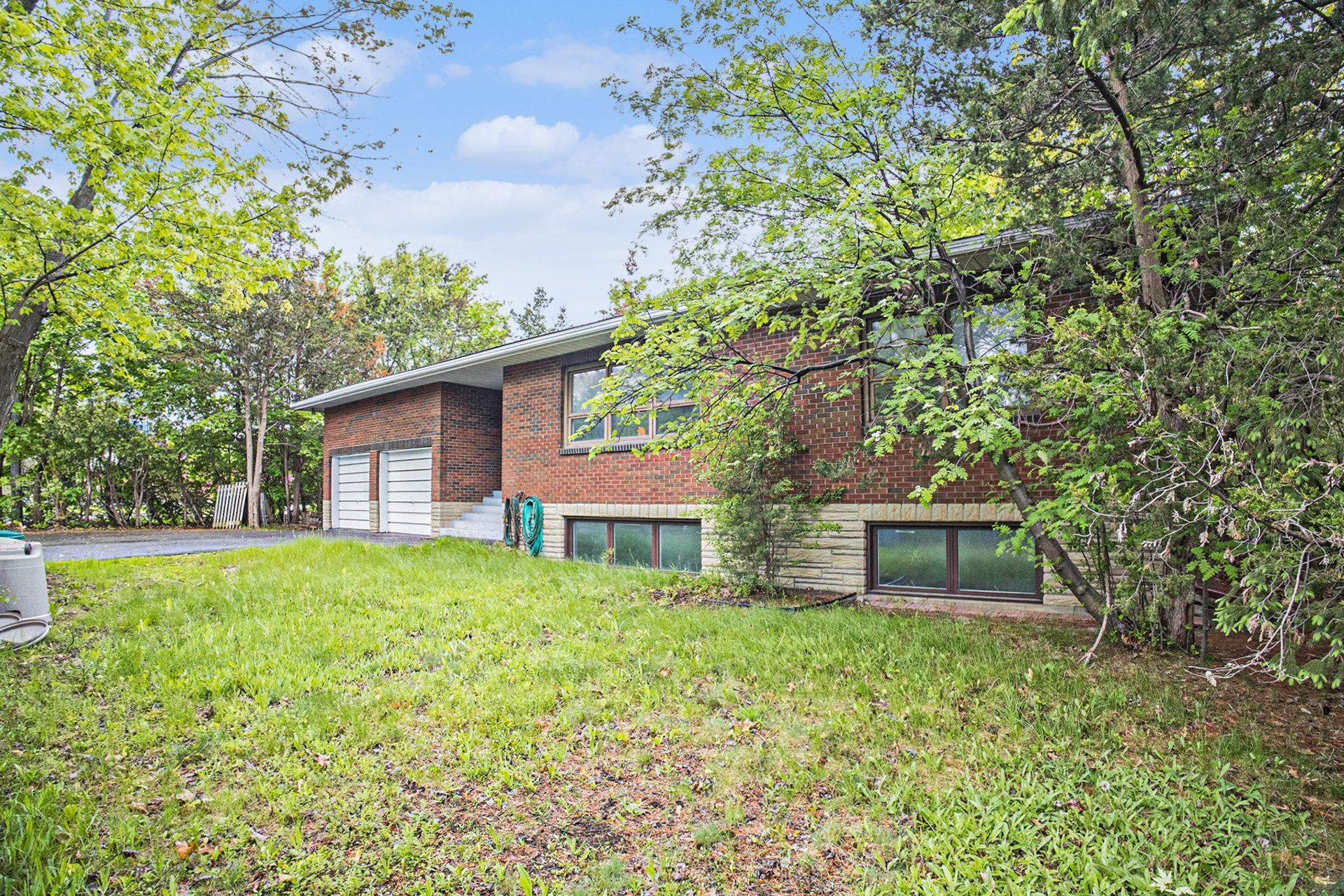 Cyrville - Carson Grove - Pineview, ON K1J 7R8,1128 Cummings AVE