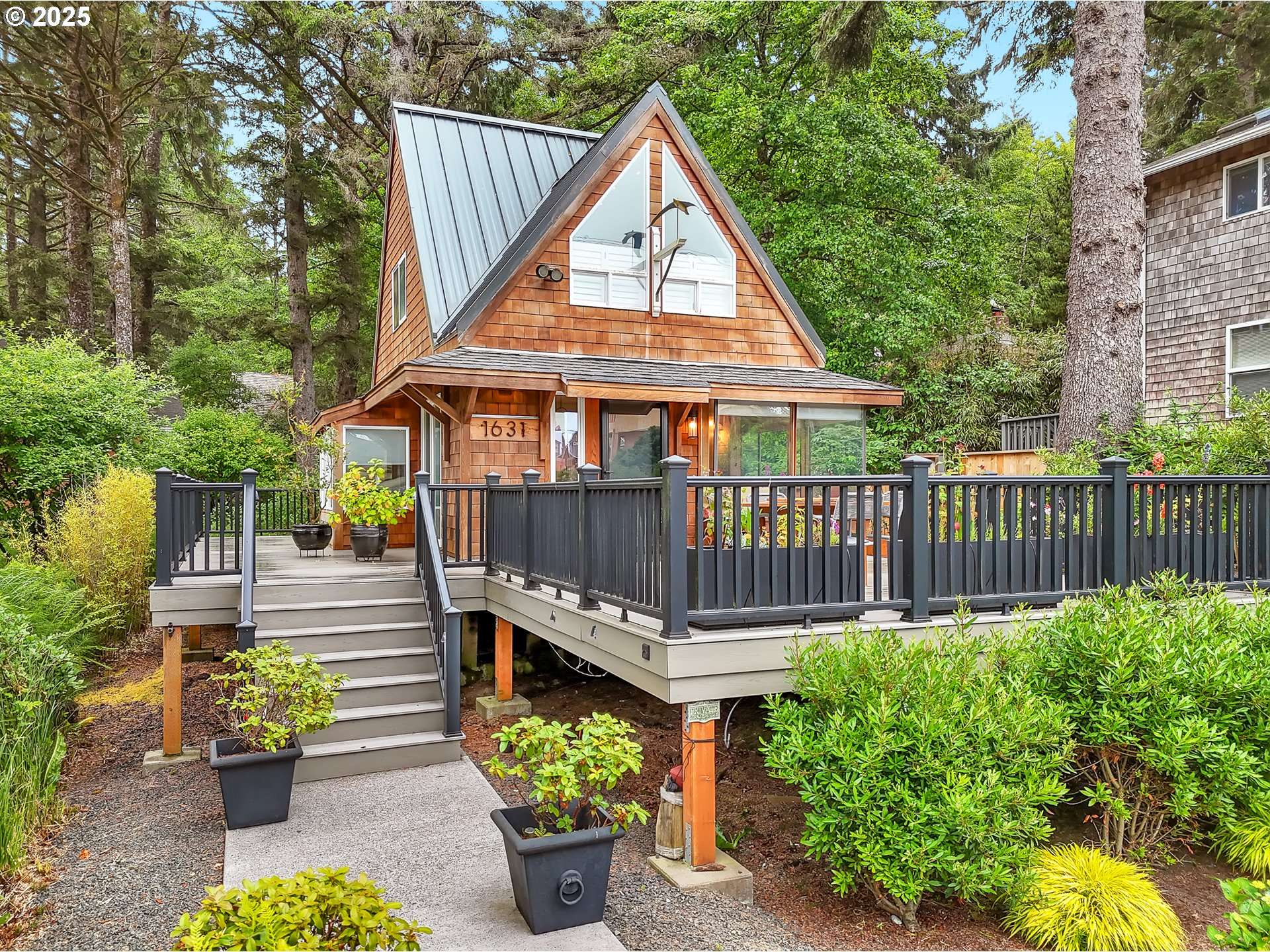 Cannon Beach, OR 97110,1631 S HEMLOCK ST