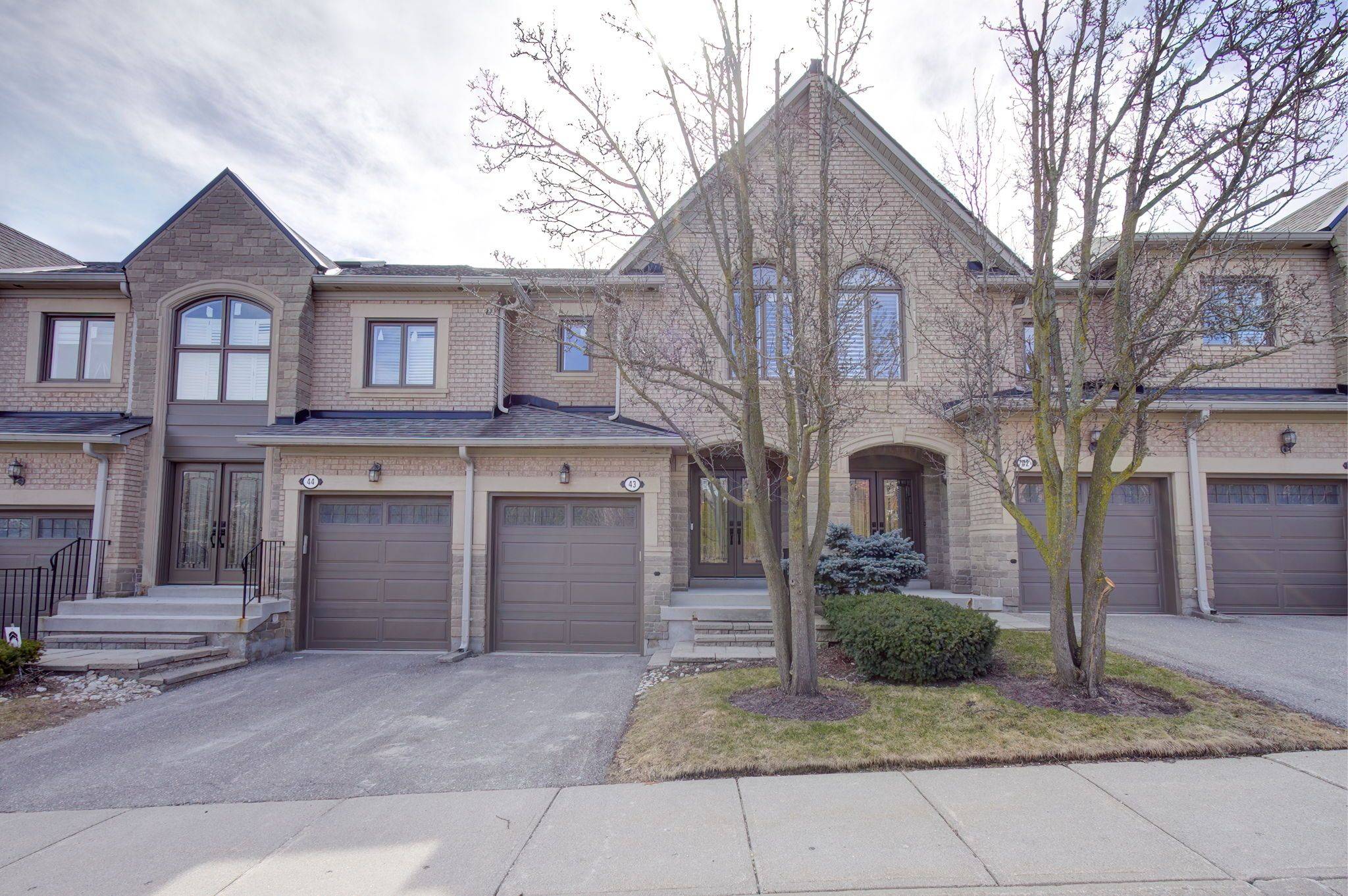 2250 ROCKINGHAM DR #43, Oakville, ON L6H 6J3