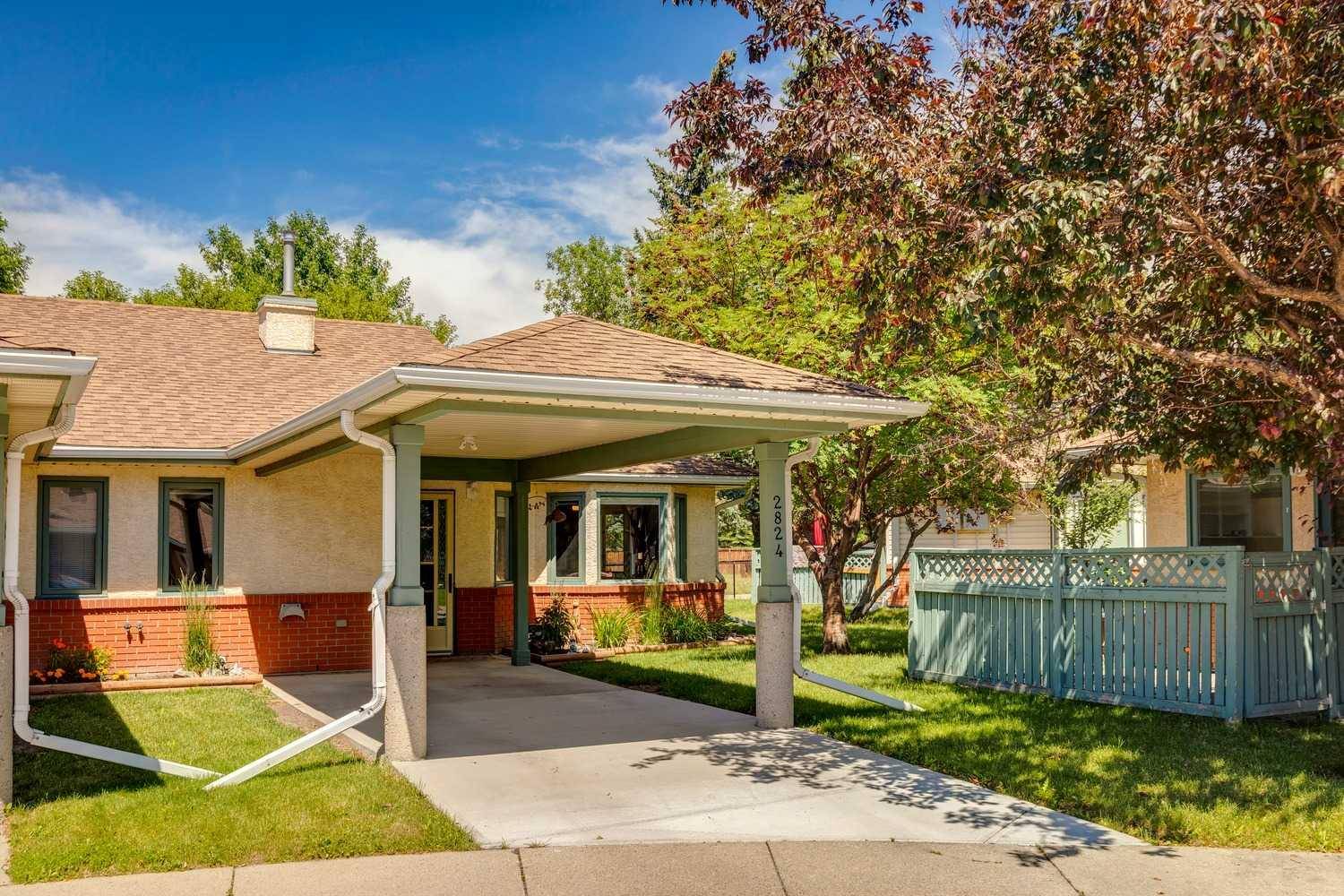 Calgary, AB T2B 3G9,2824 Dovely PARK SE