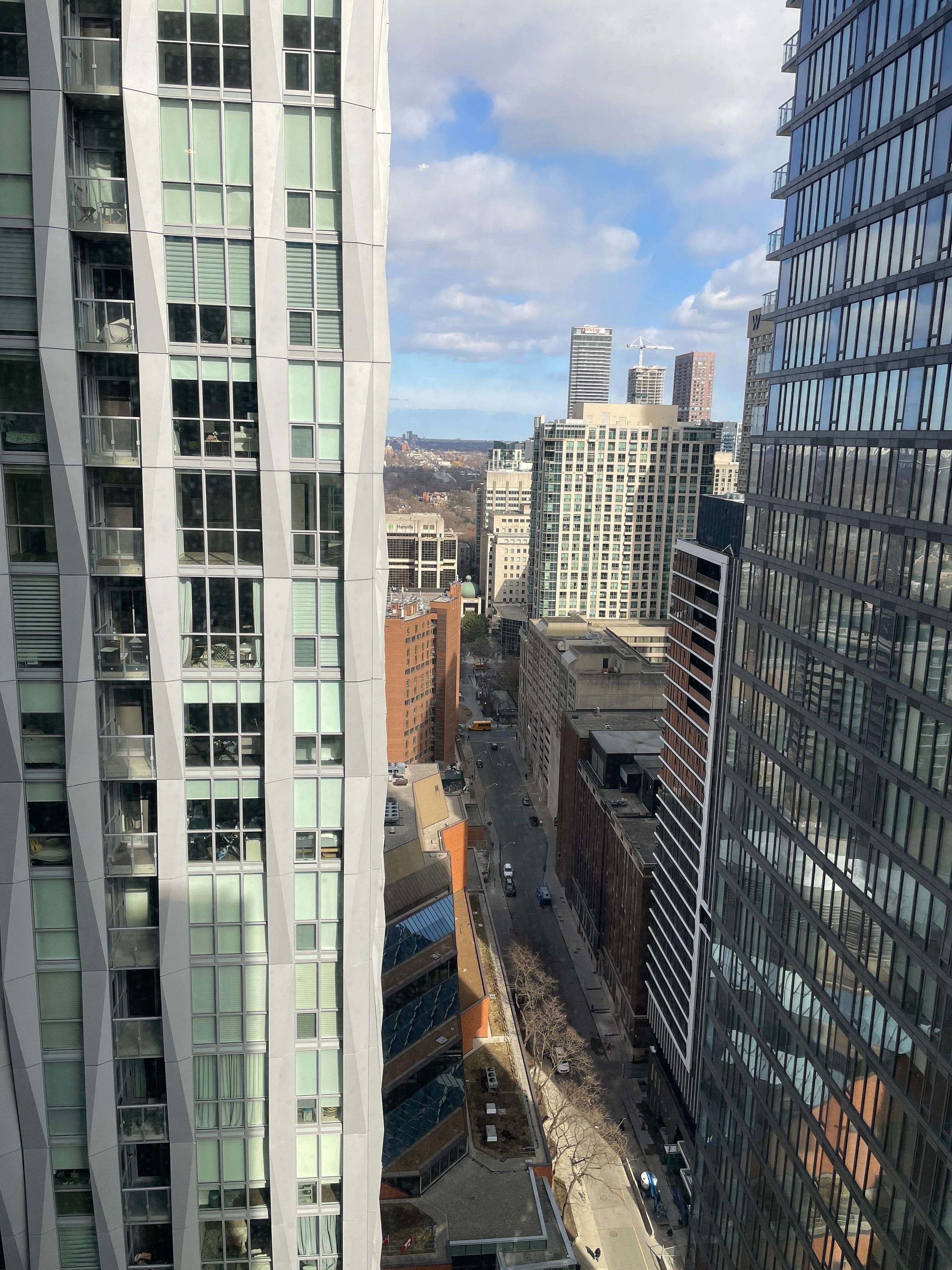 Toronto C02, ON M4W 0B7,11 Yorkville AVE #2708