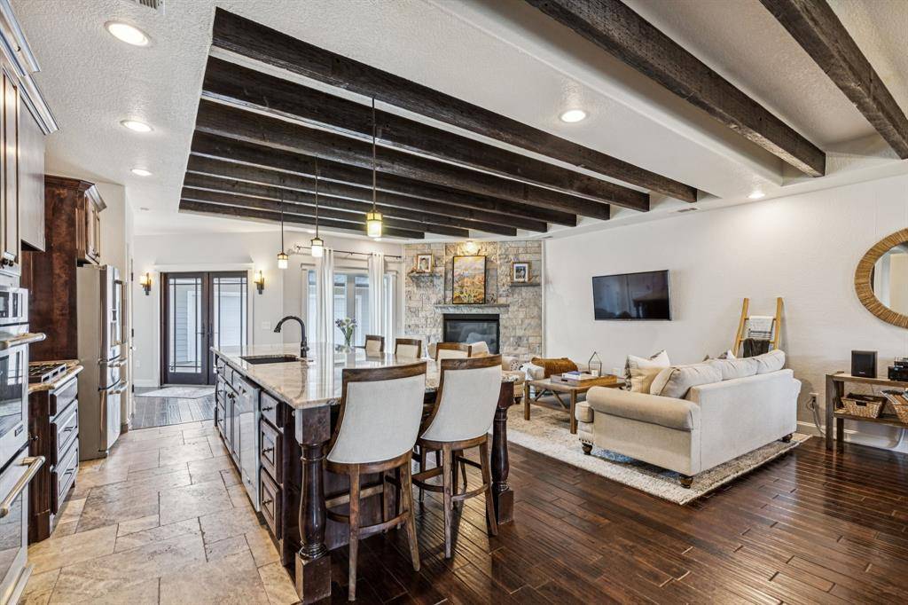 Dallas, TX 75218,9431 Hobart Street