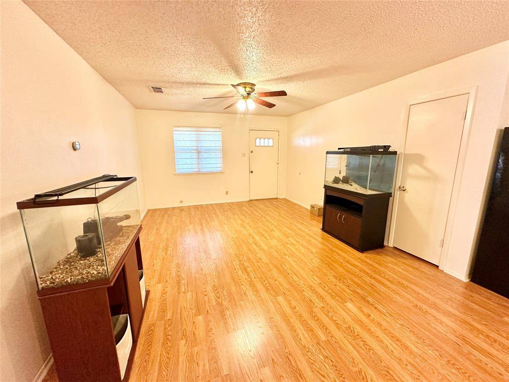 Gainesville, TX 76240,901 W Star Street