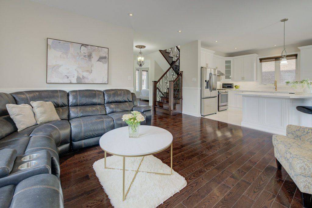 Milton, ON L9T 0Z9,953 Gastle WAY