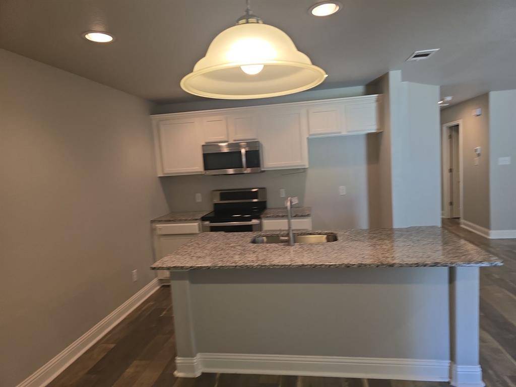 Cleburne, TX 76031,438 Sabine Avenue