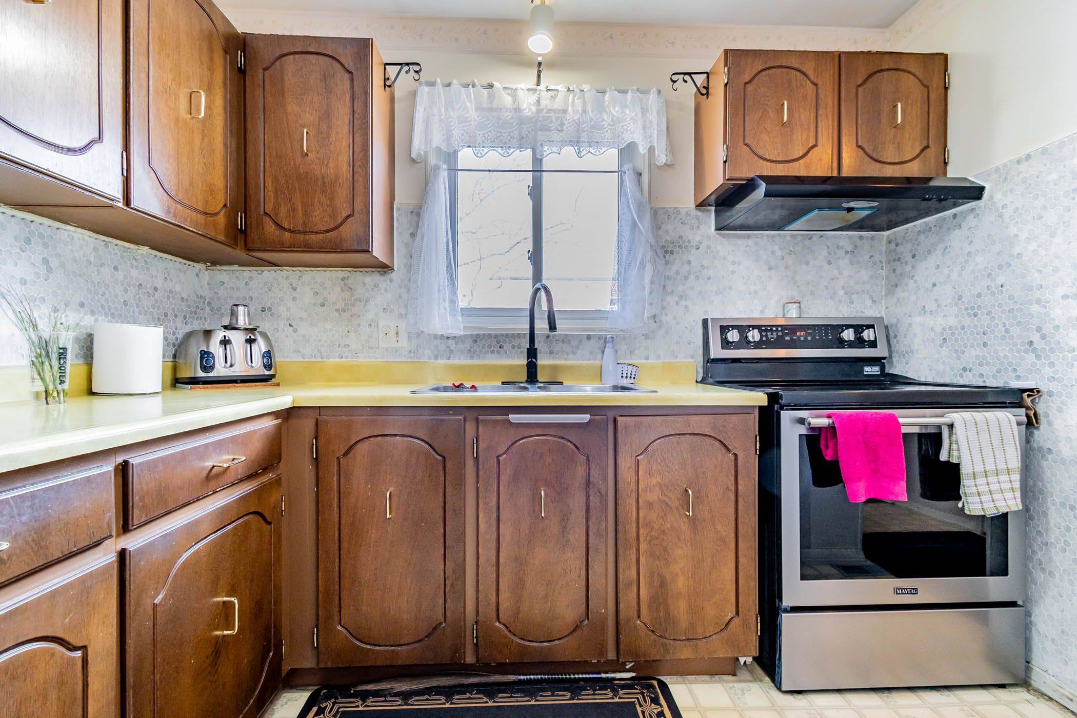 St. Catharines, ON L2N 6T5,64 FORSTER ST #14