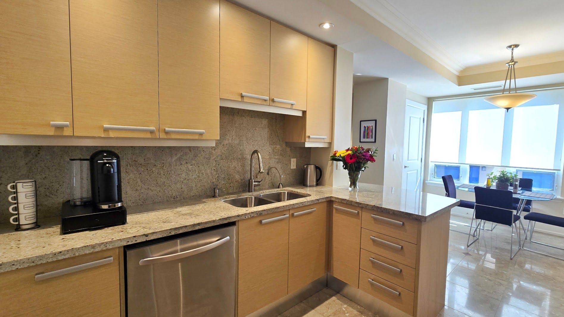 Toronto C15, ON M2K 3E5,660 Sheppard AVE E #305