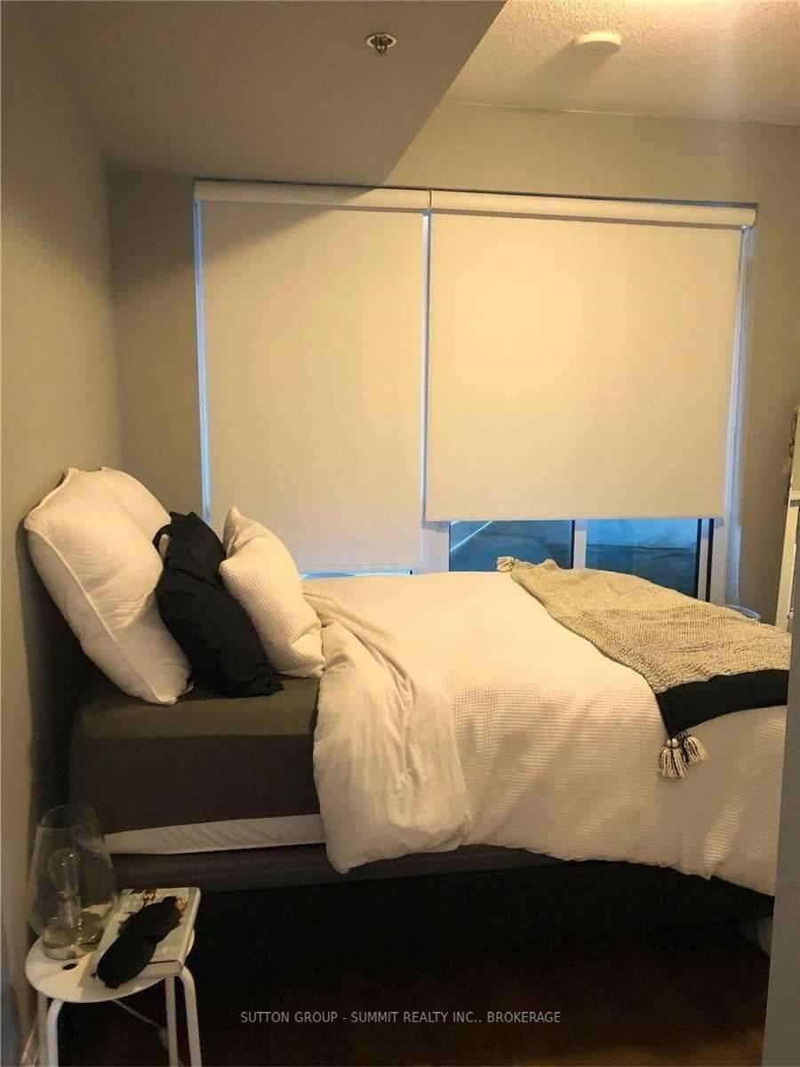 Oakville, ON L6K 0H9,55 Speers RD #209