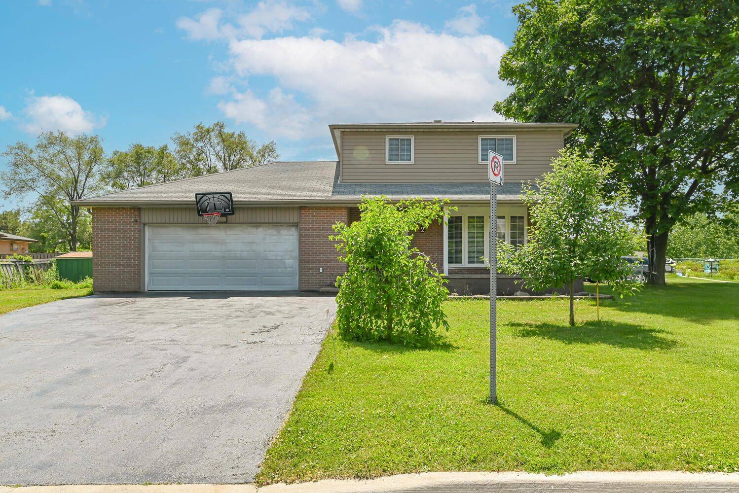 Brampton, ON L6T 3P7,2 Flavian CRES