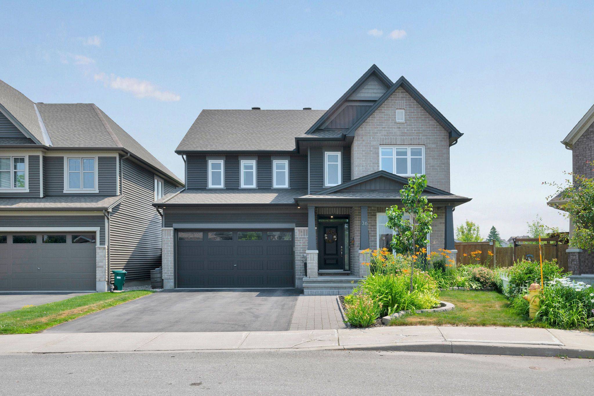 Stittsville - Munster - Richmond, ON K2S 0W4,36 Cento WAY