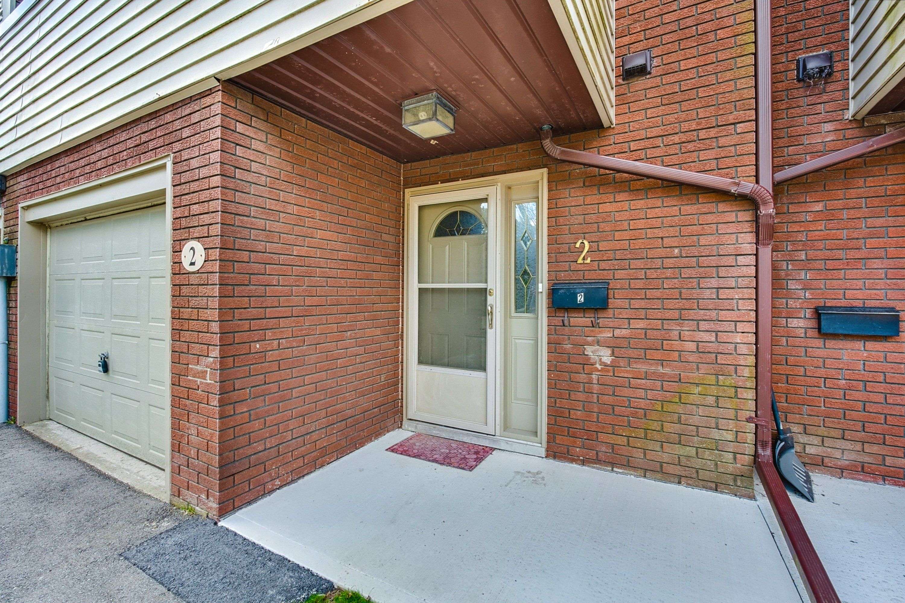 Hamilton, ON L9H 5G9,23 WATSONS LN #2