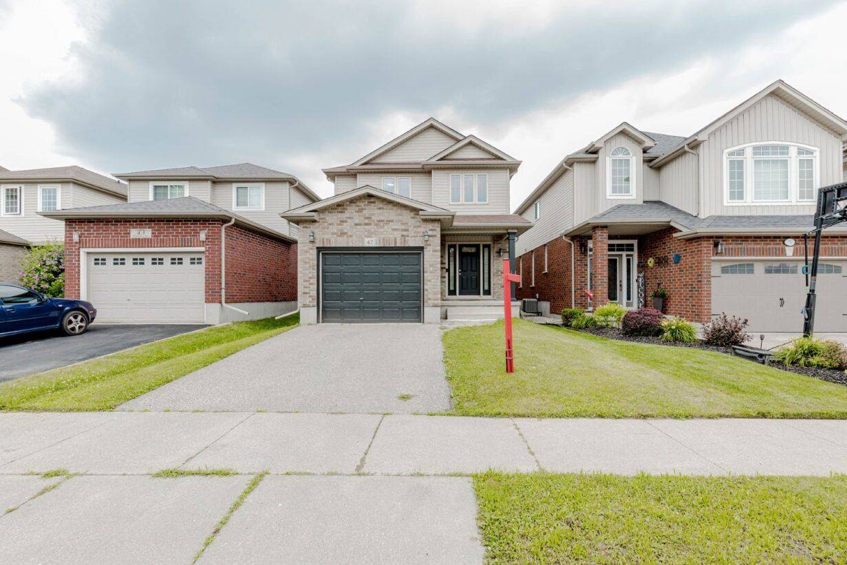 Cambridge, ON N1T 0A8,47 Hinrichs CRES
