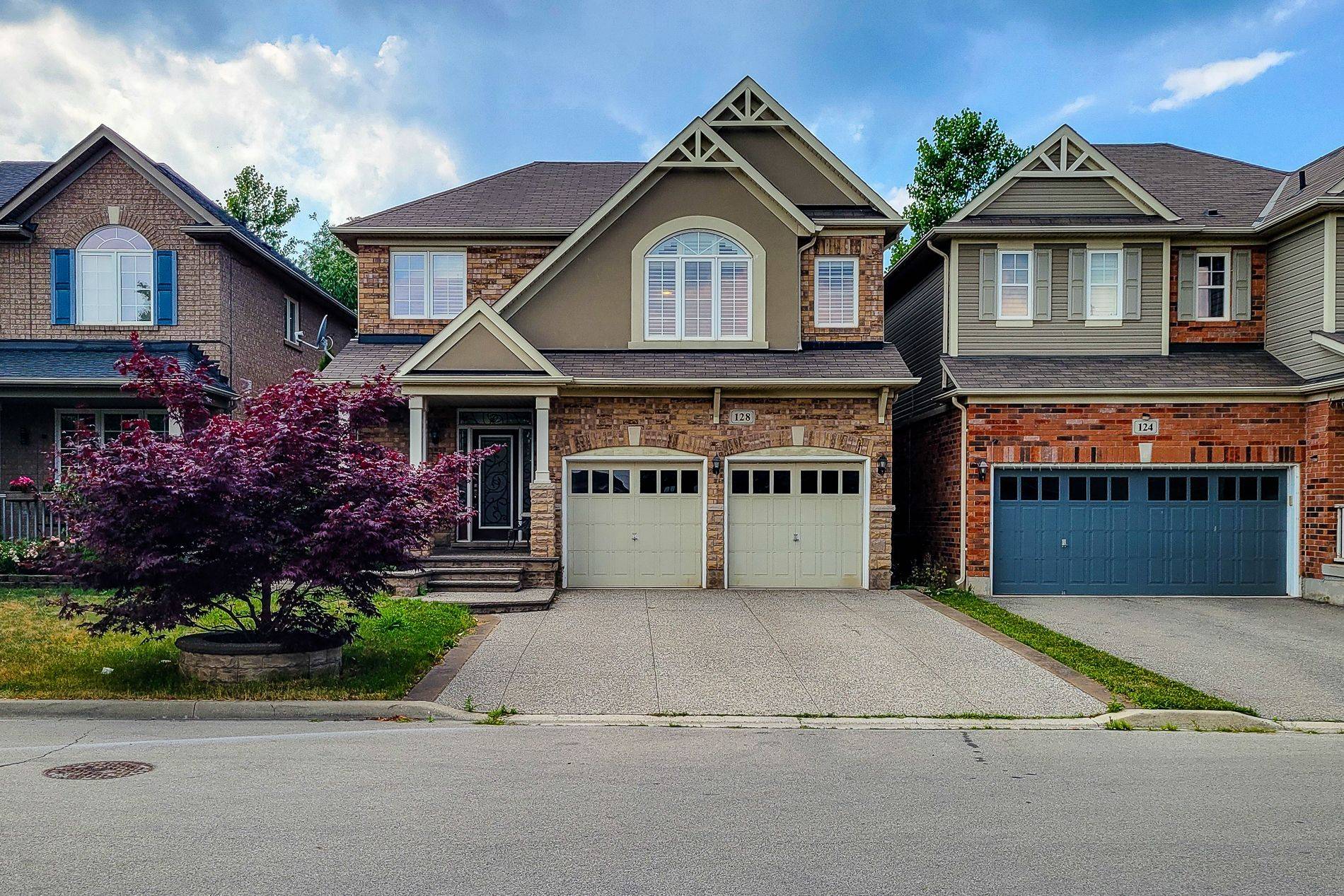 Hamilton, ON L8E 0C8,128 Montreal CIR