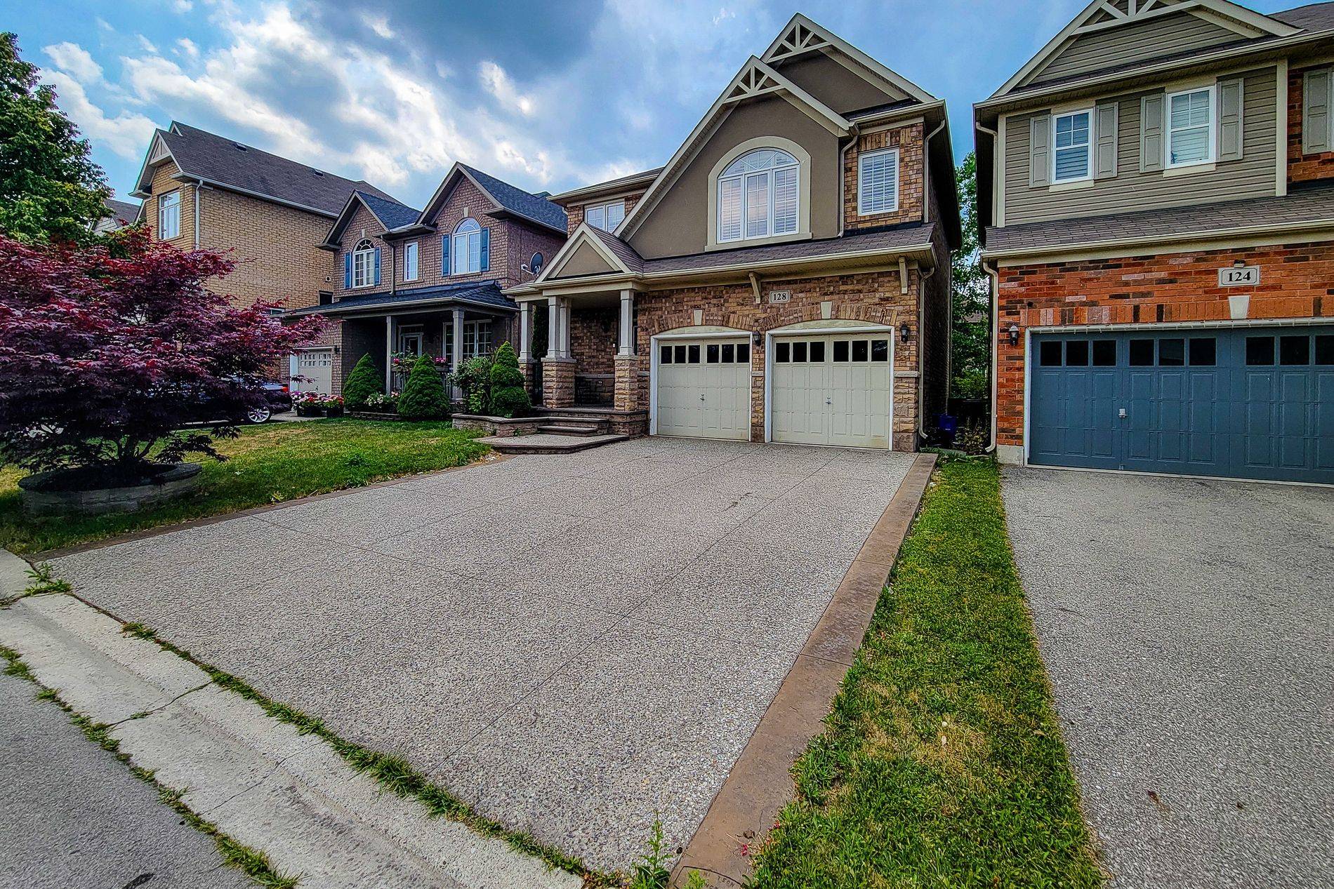 Hamilton, ON L8E 0C8,128 Montreal CIR
