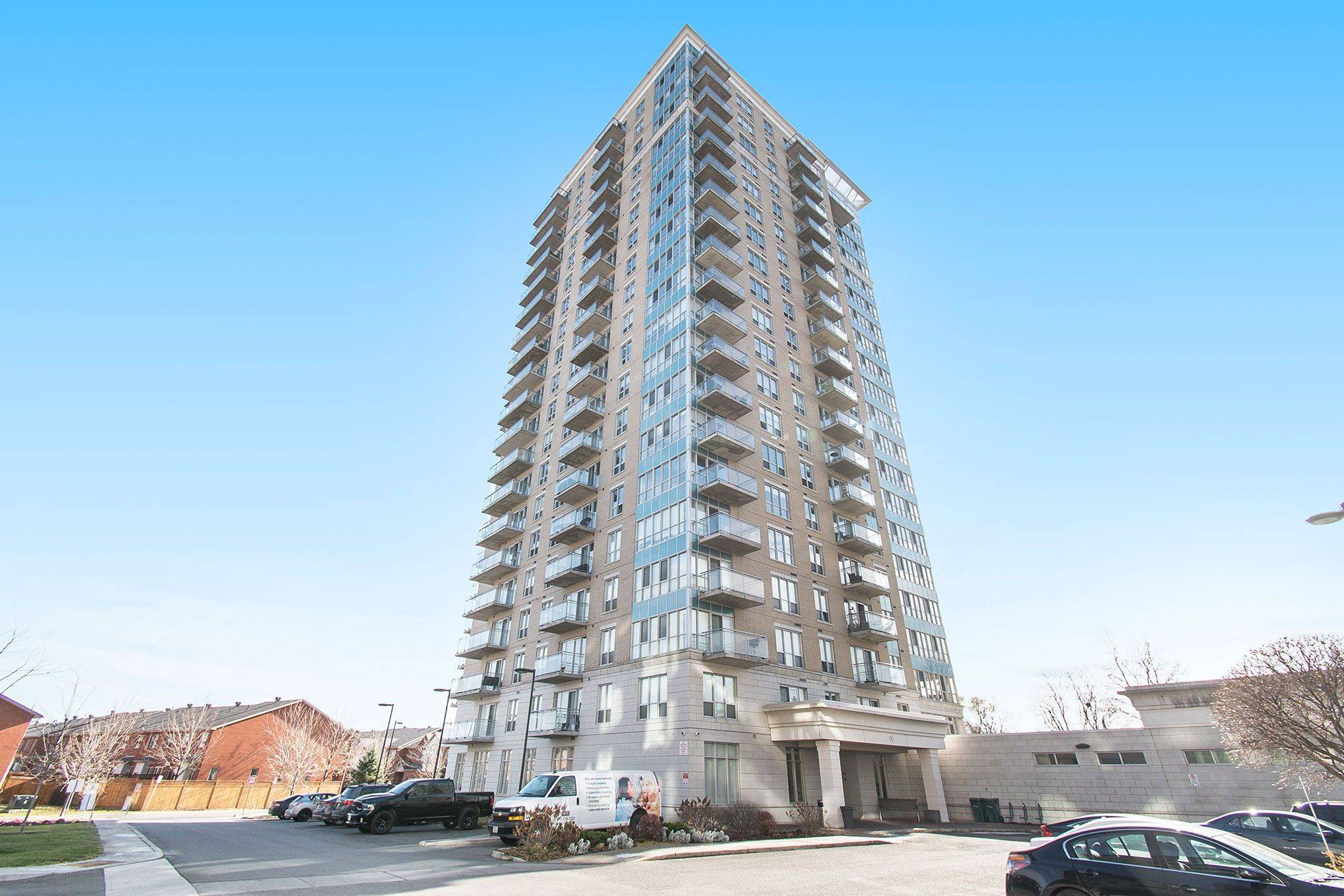 Vanier And Kingsview Park, ON K1L 0A9,90 LANDRY ST #310