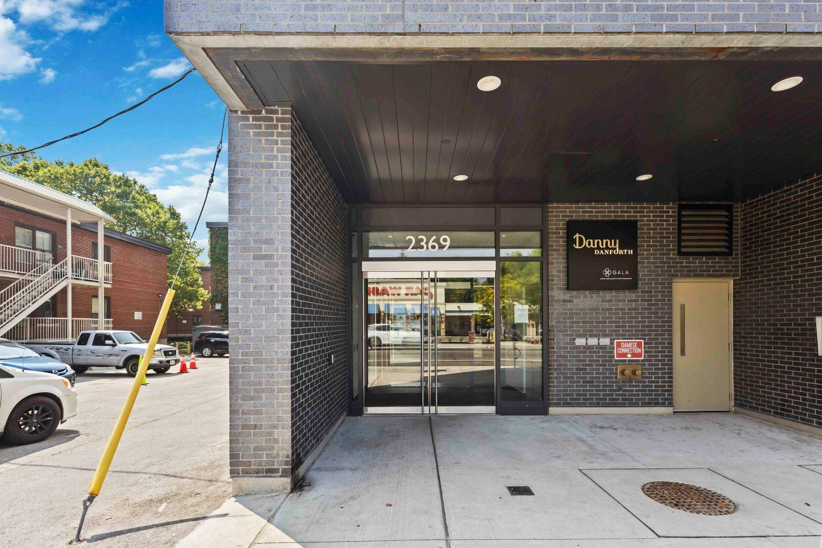 Toronto E02, ON M4C 0B1,2369 Danforth AVE SW #316
