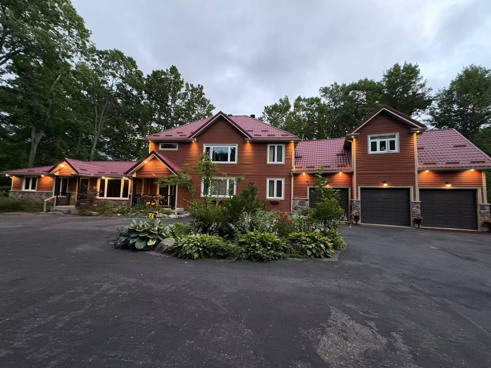Barrie, ON L9J 0A2,1075 Big Bay Point RD
