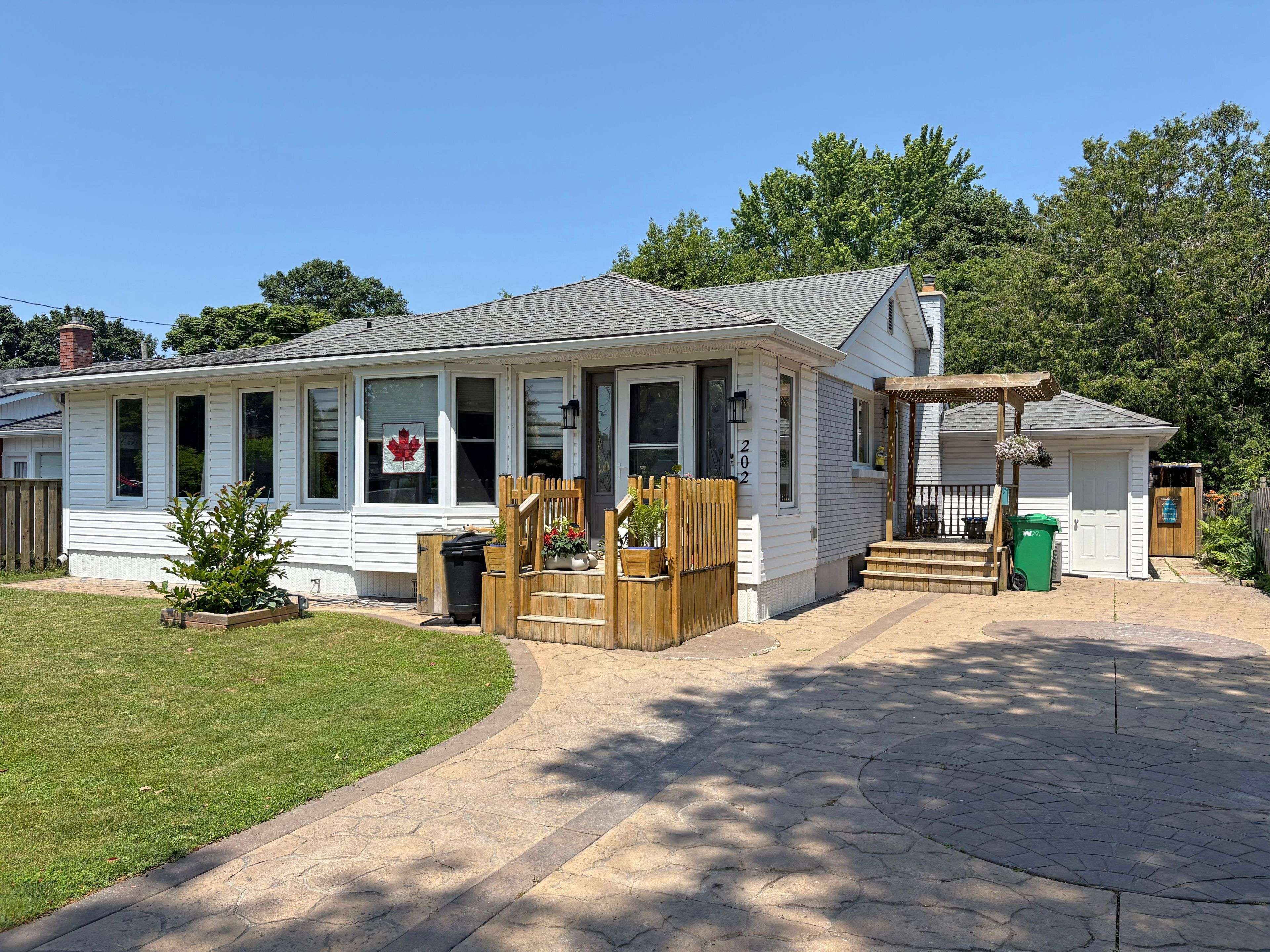 Goderich, ON N7A 1X8,202 Bennett ST W
