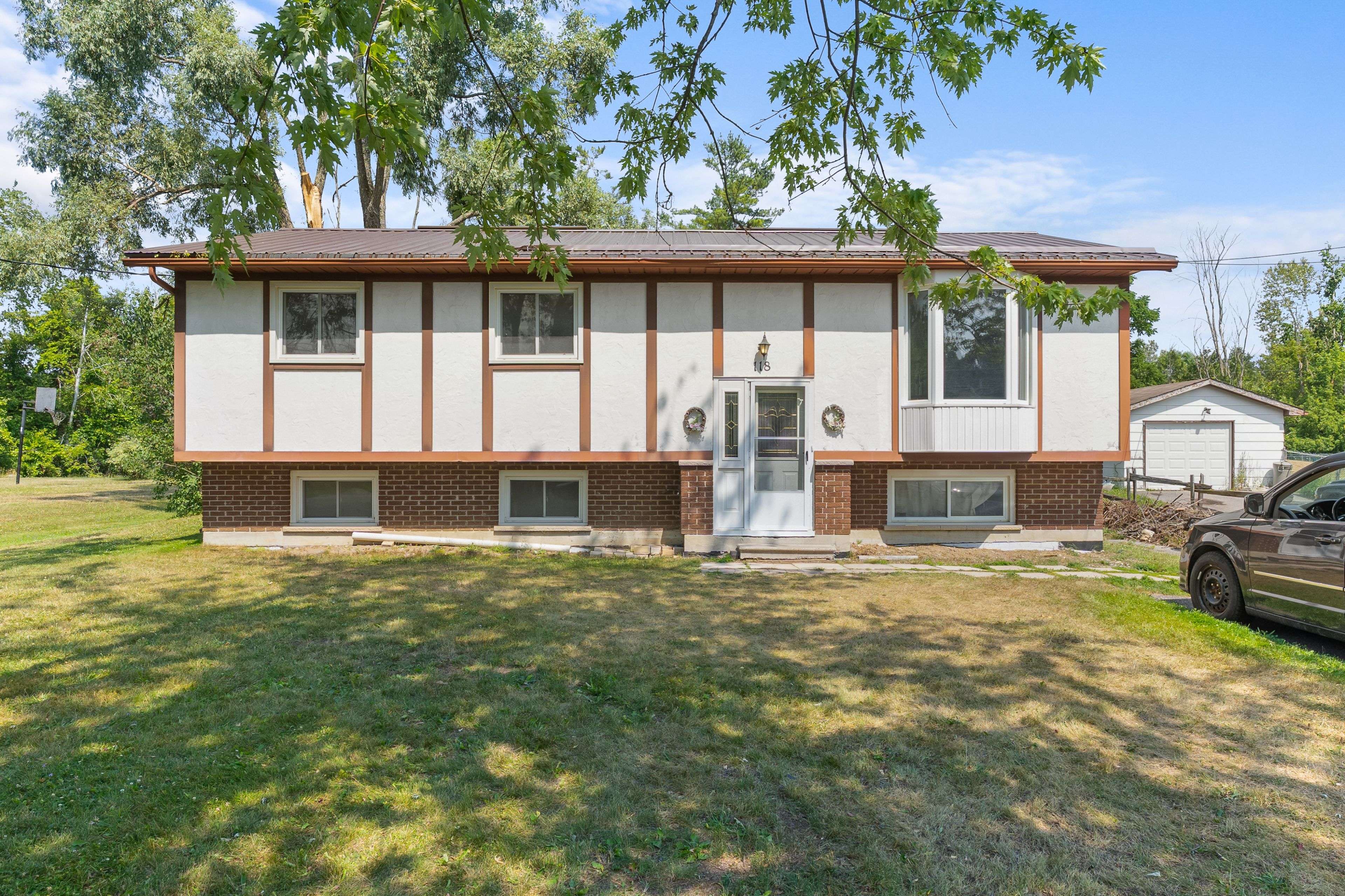 Kawartha Lakes, ON K0M 1N0,118 Clifton ST