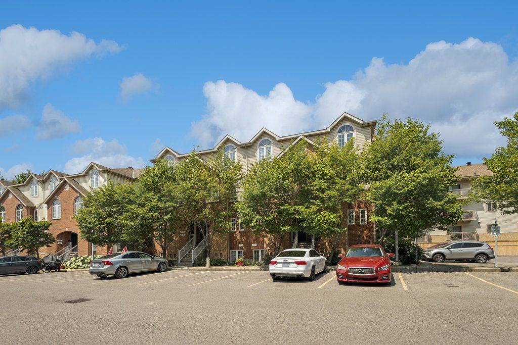 67 Steele Park Private #5, Cyrville - Carson Grove - Pineview, ON K1J 0J2