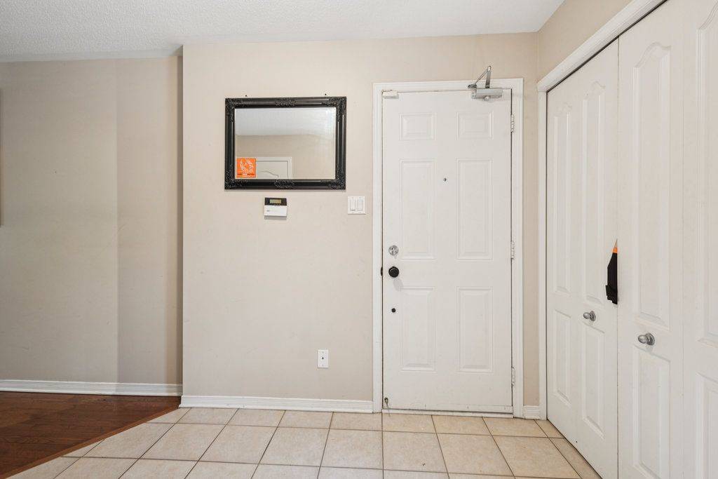 67 Steele Park Private #5, Cyrville - Carson Grove - Pineview, ON K1J 0J2