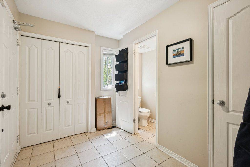 67 Steele Park Private #5, Cyrville - Carson Grove - Pineview, ON K1J 0J2