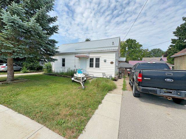 Aylmer, ON N5H 1X4,28 victoria ST S