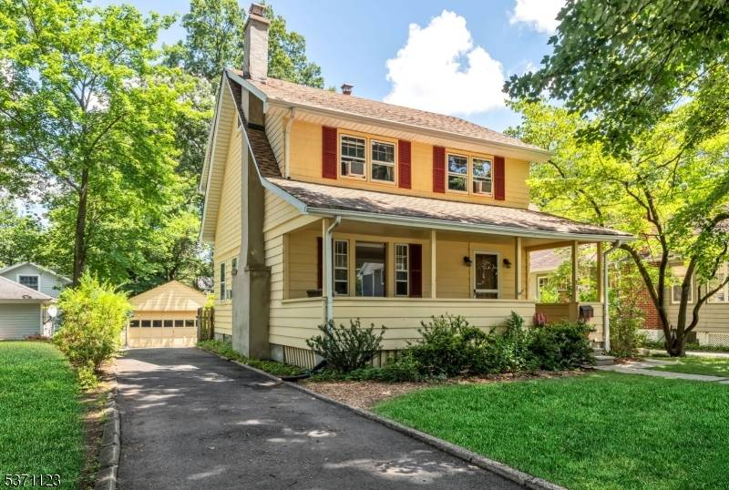 Allendale Boro, NJ 07401,15 Oak St