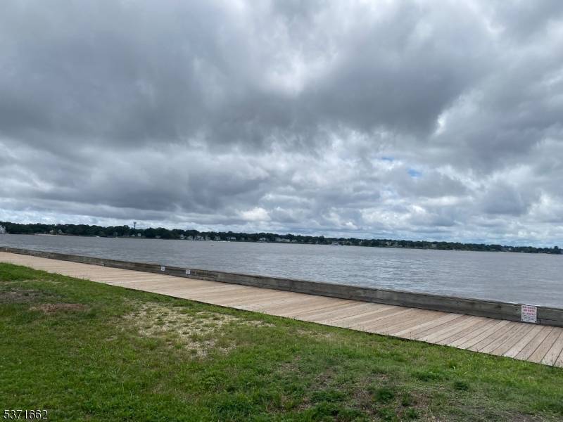 Toms River Township, NJ 08753,1632 Farragut Ave