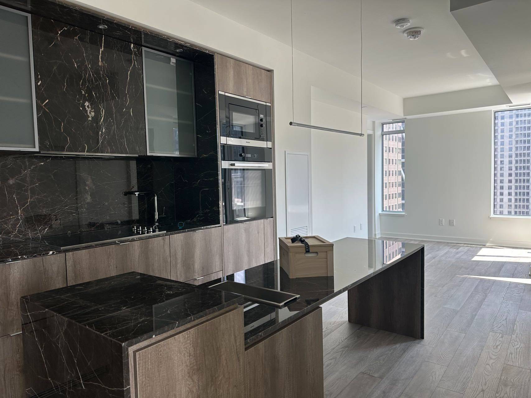 Toronto C02, ON M4W 1L2,11 Yorkville AVE #1012