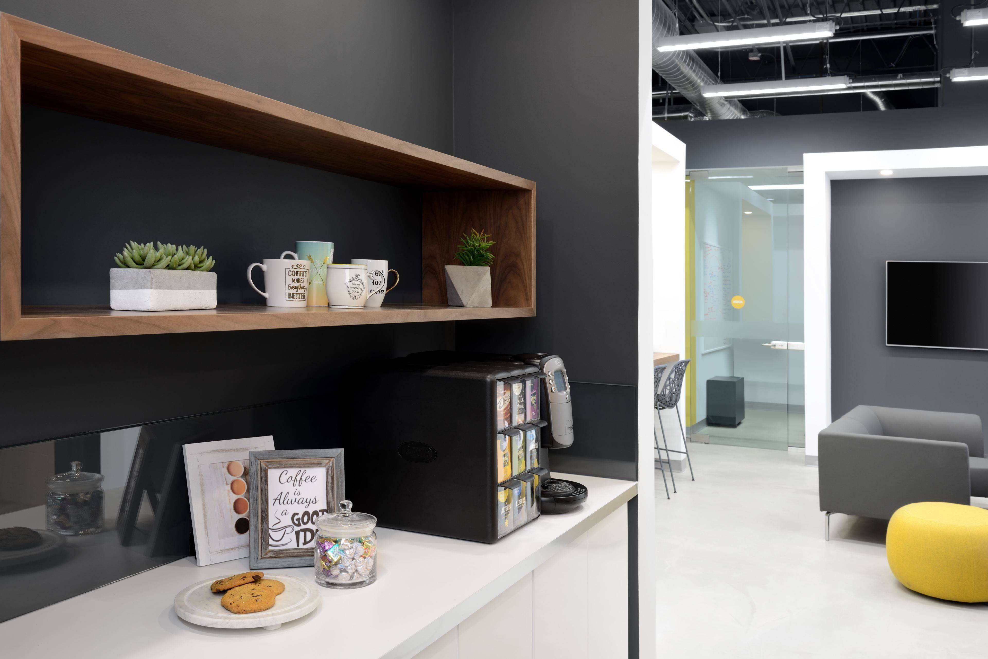Toronto C13, ON M3A 1A3,68 Railside RD #E ( office/meeting room)