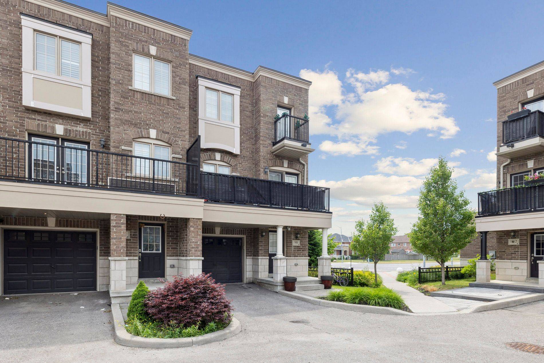 Clarington, ON L1E 0J2,98 Ferris SQ