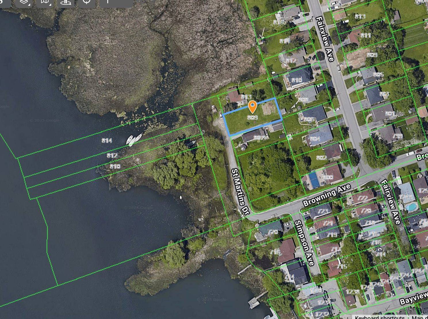 Pickering, ON L1W 1N1,809 St. Martins DR