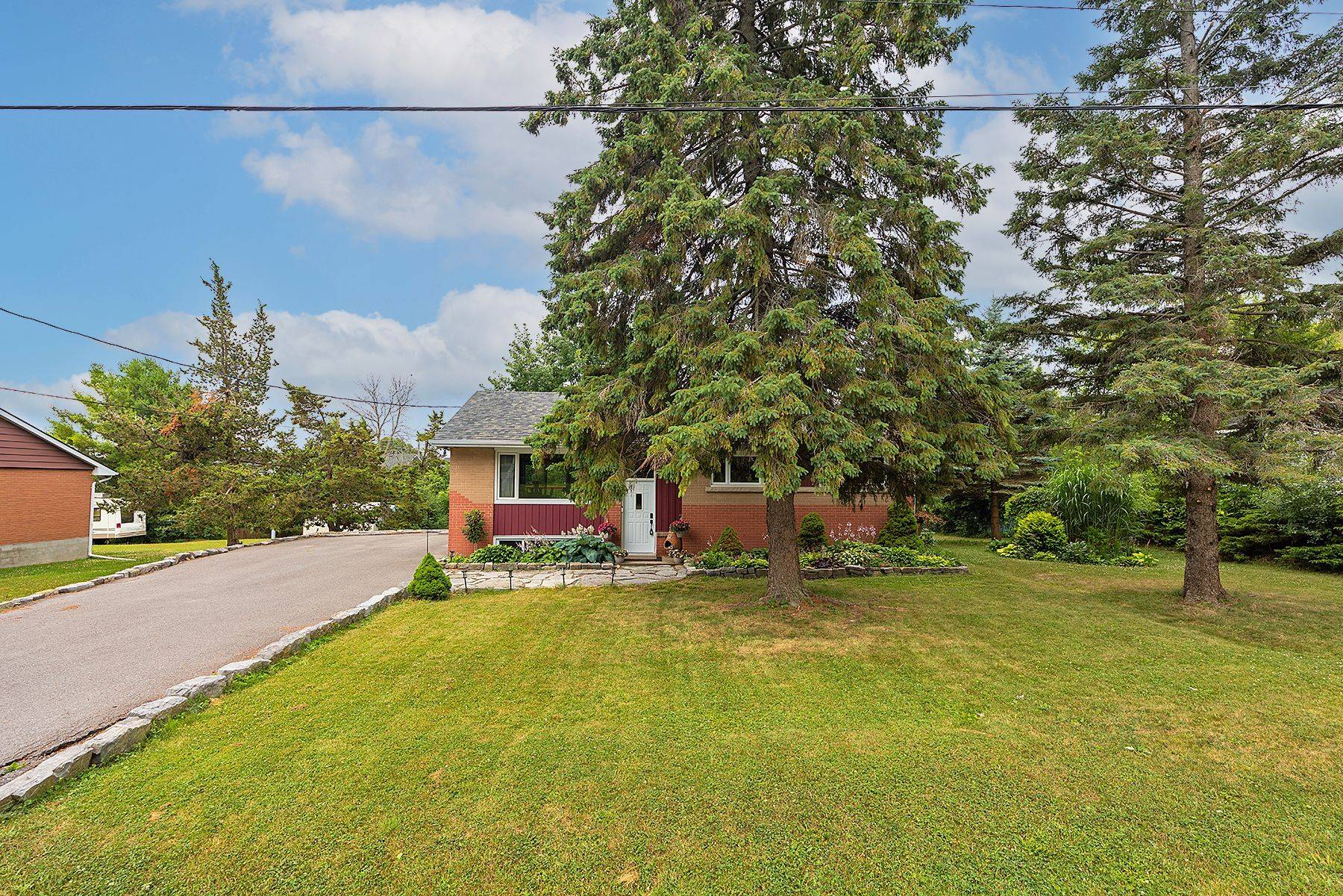 Kingston, ON K7P 2V2,1429 Avondale CRES