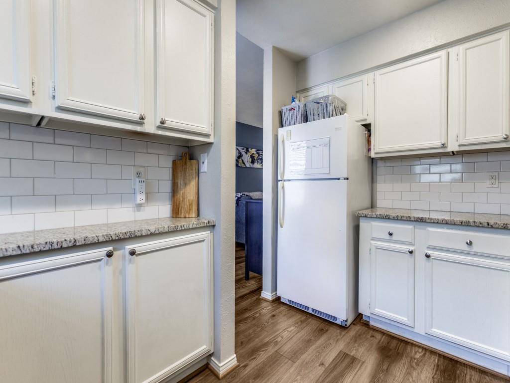 Dallas, TX 75231,9910 Royal Lane #903